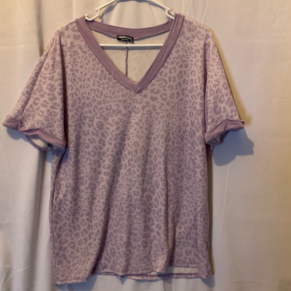 Heimish Women’s Short Sleeve V-Neck Lilac Leopard Print Size Large - Picture 2 of 14